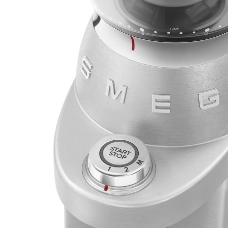 Moulin à café Smeg CGF02SSEU aluminium brossé – Design Années 50