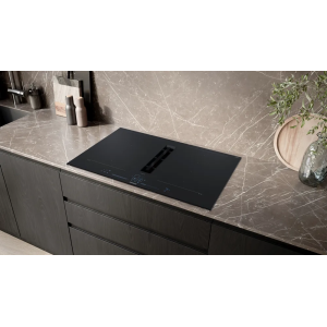 Table induction SIEMENS iQ700 avec hotte intégrée 80 cm Noir EX87BNX68E