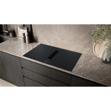 Table induction SIEMENS iQ700 avec hotte intégrée 80 cm Noir EX87BNX68E